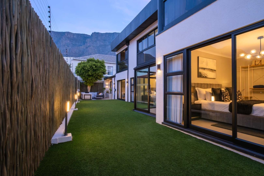 7 Bedroom Property for Sale in Oranjezicht Western Cape